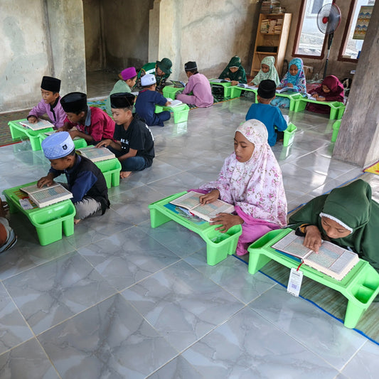 The Light of Knowledge: Waqaf Al-Quran