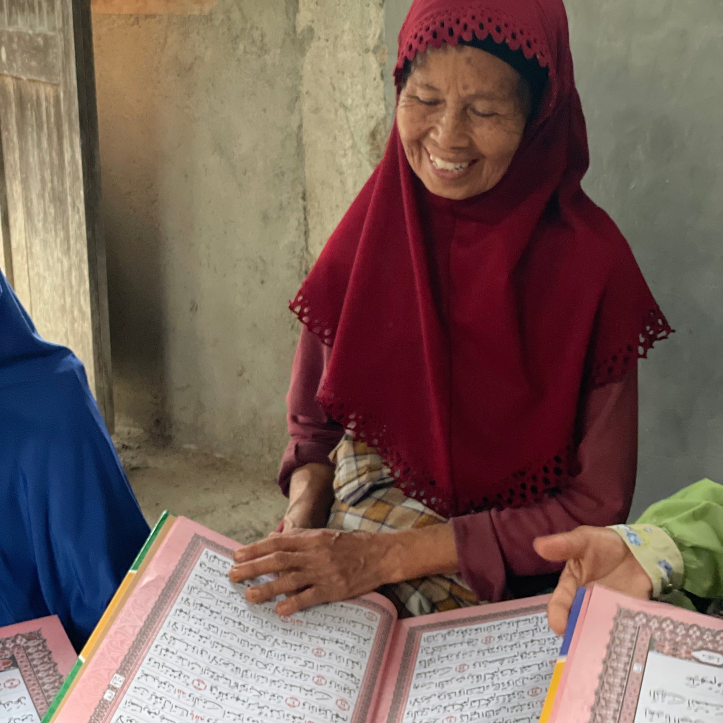 The Light of Knowledge: Waqaf Al-Quran